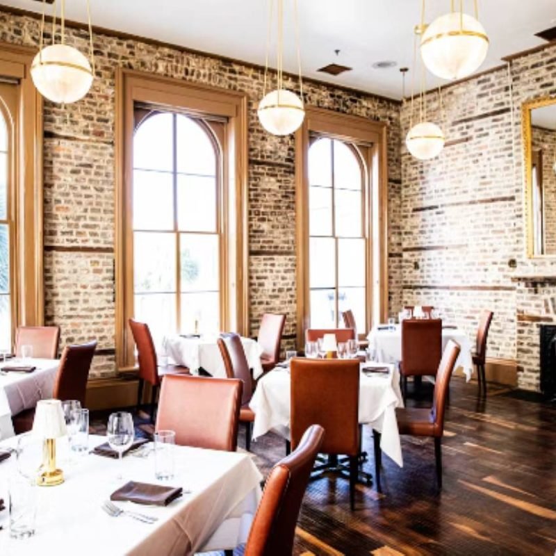 JPG Cropped Oak Interior 2025 Charleston Cocktail Week - Trevor Stough (1)